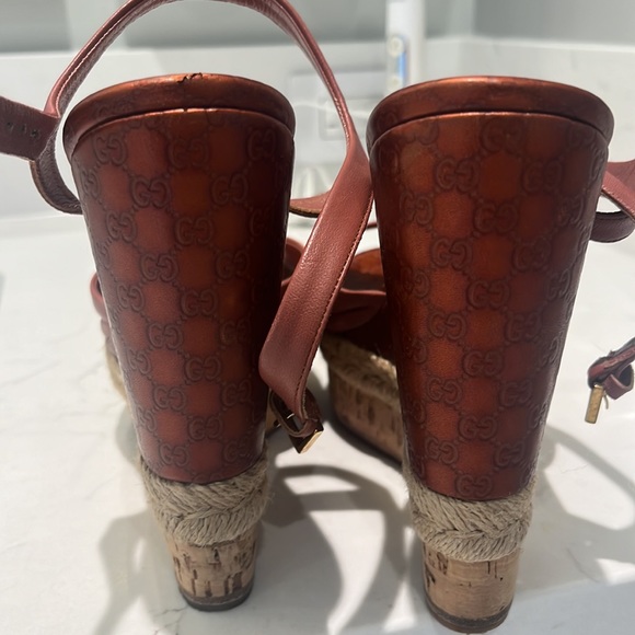 SALEGucci Pink Guccissima Leather and Cork Wedge Sandals Size 37 sold out - Picture 4 of 8